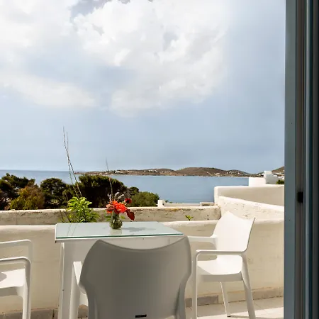 Stratos & Aparthotel Parikia (Paros)