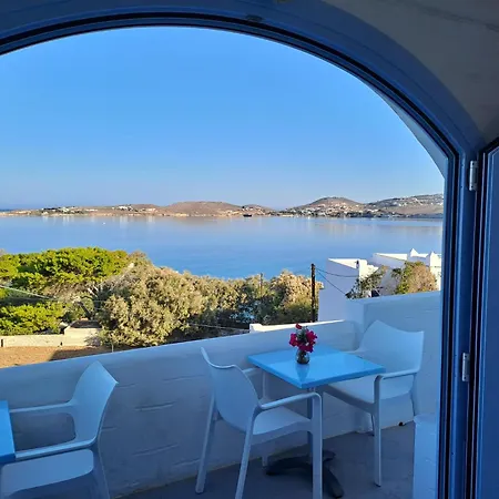 Stratos & 4* Parikia (Paros)