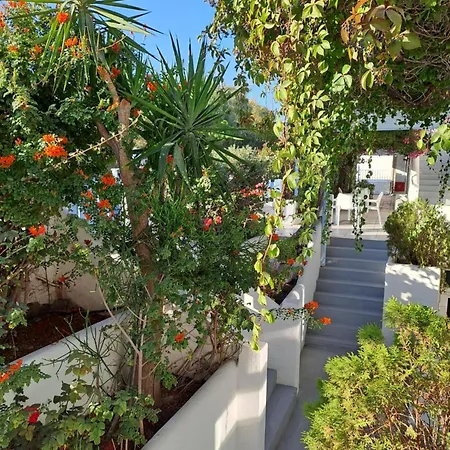 Stratos & Aparthotel Parikia (Paros)
