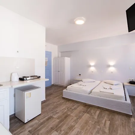 Aparthotel Stratos & 4*