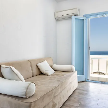 Stratos & Aparthotel 4*