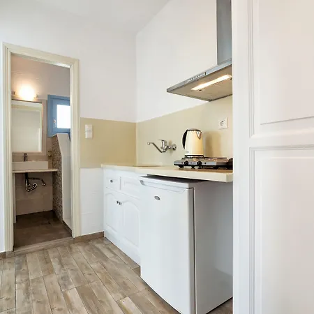 Stratos & Aparthotel 4*