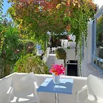 Stratos & Apartmanhotel 4*