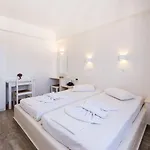 Stratos & Apartmanhotel 4*