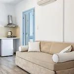 Stratos & Ξενοδοχείο με διαμερίσματα Πάρος