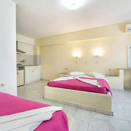 Stratos & Aparthotel 4*