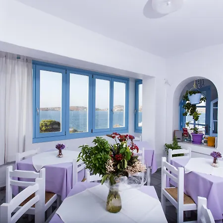 Stratos & Aparthotel Paro