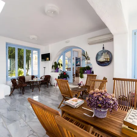 Aparthotel Stratos & 4*