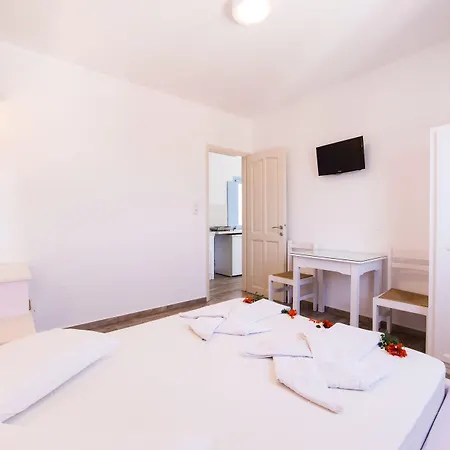 Stratos & Aparthotel 4*