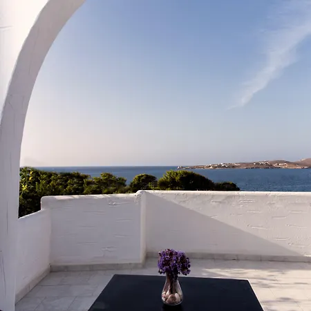 Stratos & Aparthotel 4*