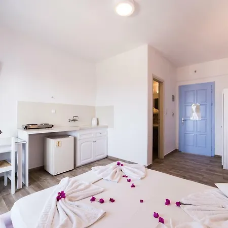 Stratos & Aparthotel Paro