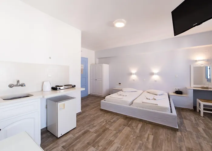 Aparthotel Stratos & 4*