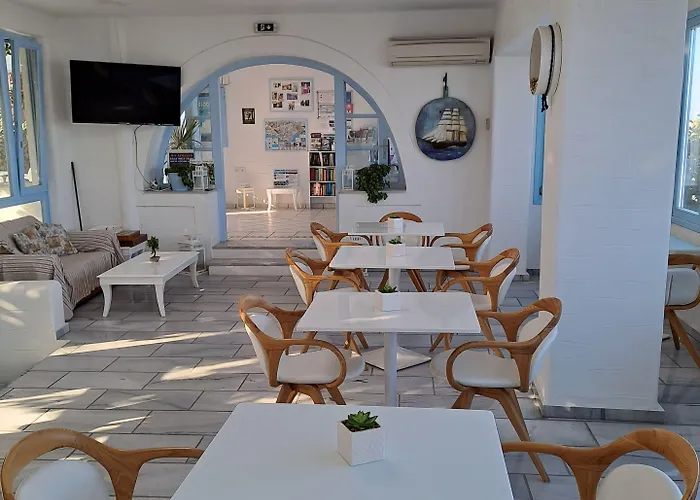 Stratos & Aparthotel Parikia (Paros)