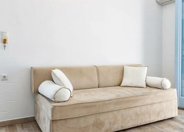 Stratos & Parikia (Paros)