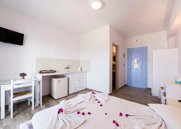 Stratos & Apartmanhotel Párosz